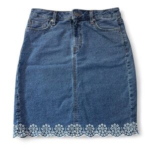 Tommy Jeans Embroidered Denim 20 in Skirt Women’s Size 6 Daisy Hem Blue Jean